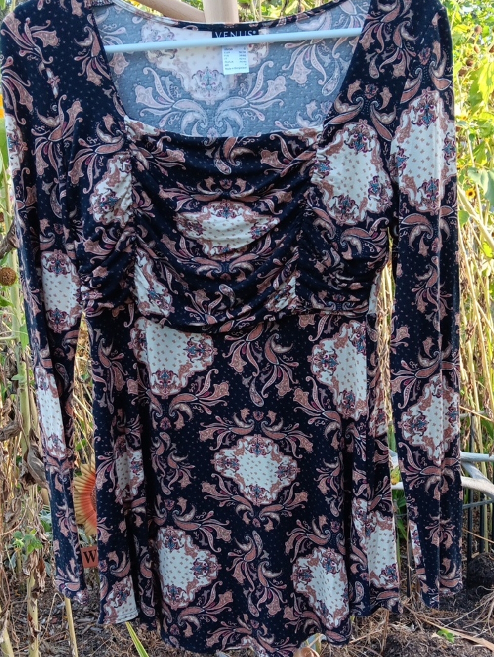 VENUS Black and Cream Paisley Ruched Long-Sleeve